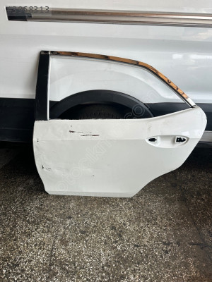 Toyota corolla sol arka kapı