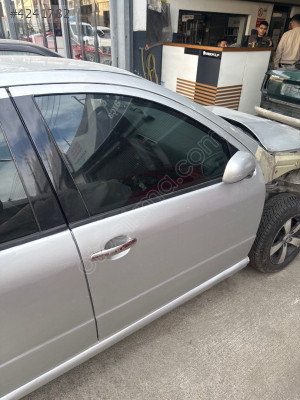 SKODA FABİA ÇIKMA ORJİNAL SAĞ ÖN KAPI HATASIZ GÜMÜŞ GRİ