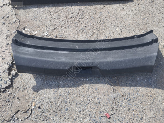 Volvo v40 2014 bagaj kilidi plastik