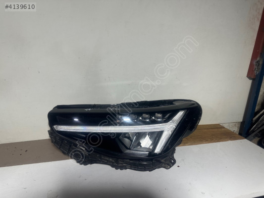 Volvo XC40 c40 sol ön far
