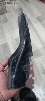 Kangoo 3 sağ ön cam ızgara kulağı