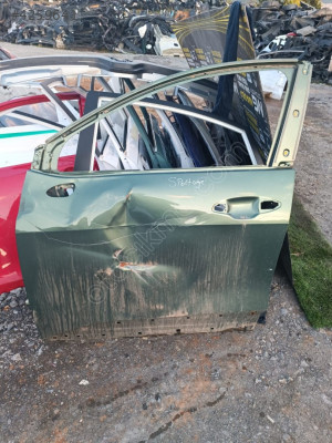 KİA SPORTAGE SOL ÖN KAPI ORİJİNAL ÇIKMA 2024