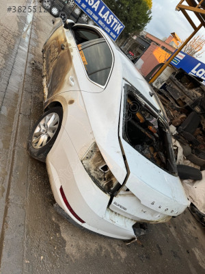 Skoda Superb sağ sol kapı motor kaputu Çamurluk bagaj kapağı
