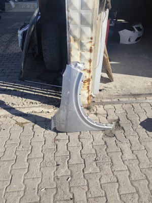 Nissan Qashqai sağ ön çamurluk 2024 2025