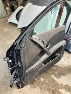 Bmw E60 kasa 5 serisi çıkma ön sağ kapı döşesmesi