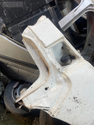Mitsubish L300 sol orta direk depo kapağı