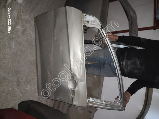 Çıkma orjinal Ford Focus sol ön kapı orjinal çıkma