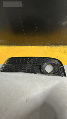Audi A5 Quattro Ön Tampon Sağ Sis Izgara Lamba Kapağı 8T0807682
