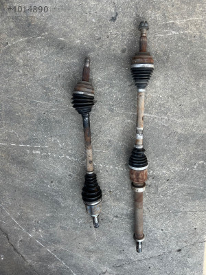 RENAULT CLİO 4 0.9 TCE SAĞ SOL AKS