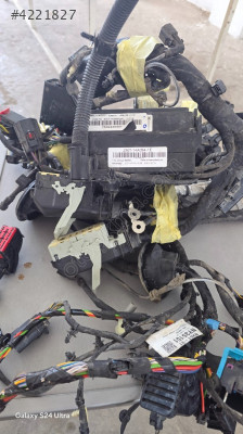 NX6T-91,.JX6T-14A094-AE MEGAN 4 MOTOR ANA İÇ TESİSATI