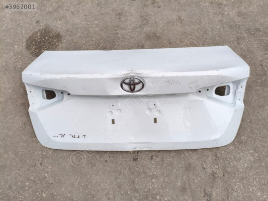2021 Toyota Corolla Beyaz Bağaj Kapağı Çıkma