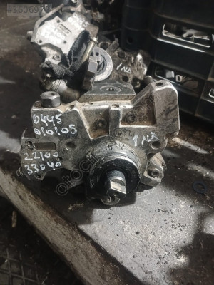 TOYOTA YARİS COROLLA AURİS 1ND YAKIT POMPASI 0445010105