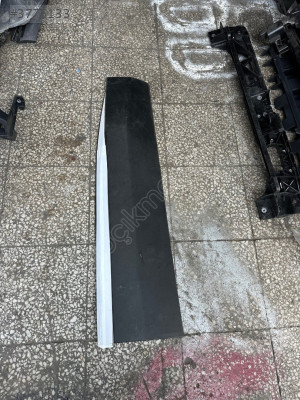 Peugeot 3008 sağ ön kapı çıtası
