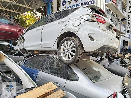 Ford Fiesta 4 Çıkma Hatasız Beyaz Sol Arka Kapı