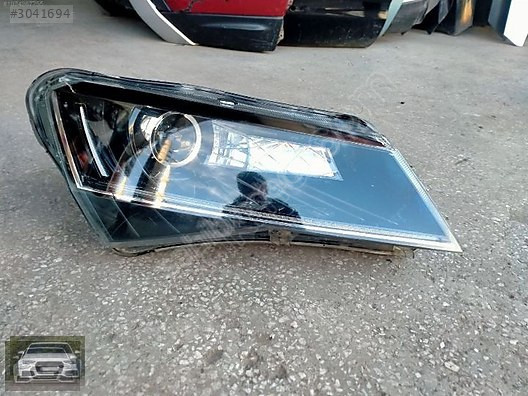 Skoda Super b sağ far