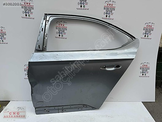 Skoda süperb 2021 sol arka kapı