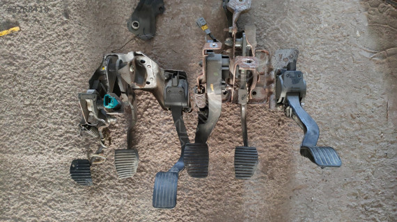 Peugeot partner çıkma pedal takımı