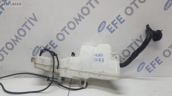 volvo xc60 2023 cam su bidonu/deposu (son fiyat)