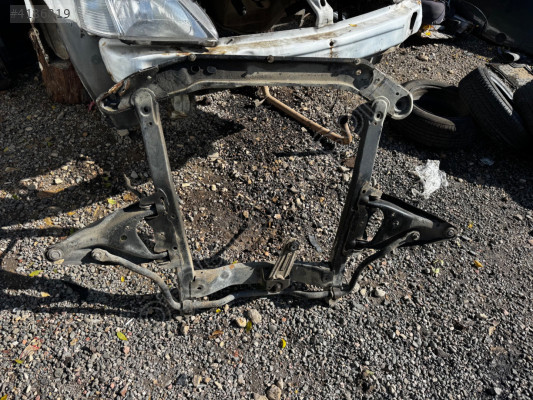 Dacia Logan 1.4 Motor Alt Beşik Travers