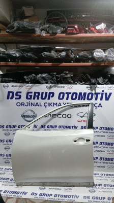 NİSSAN X-TRAIL T32 SOL ÖN KAPI (SEDEFLİ BEYAZ RENK) ORİJİNAL