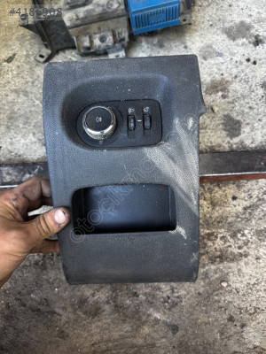 Opel Corsa D Far Anahtarı Ve Ceplik