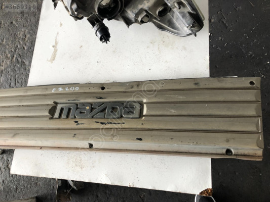 Mazda E2200 Kamyonet Ön Panjur
