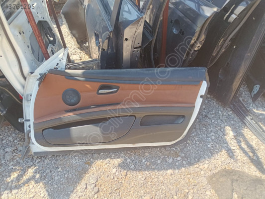 BMW 3,20 3 serısı sag arka kapı tek