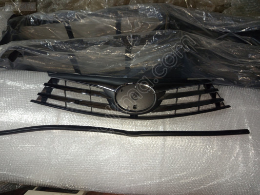 Toyota Corolla ön panjur 13-16 krom