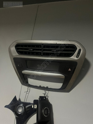 CİTROEN CELYSEE TEYP ÇERÇEVESİ DİFÜZÖR