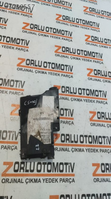 FORD FOCUS 3 SİGORTA KUTUSU ALT KAPAK AV6T-14A142AB