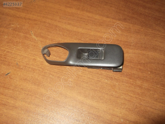 NİSSAN PRİMERA ÇIKMA SAĞ ÖN KAPI CAM DÜĞMESİ