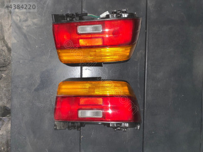 TOYOTA COROLLA SAĞ SOL ARKA STOP LAMBASI