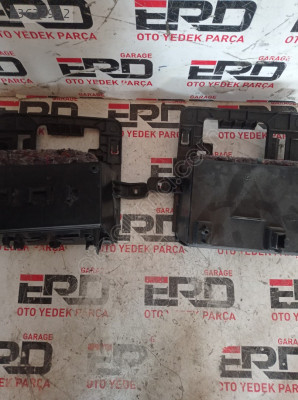 Peugeot 208 Arka Bagaj Kapağı Bagaj Döşeme Braketi 9825051180