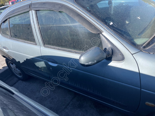 Renault Megane 1 sag ön kapı