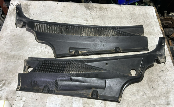 FİAT DOBLO ÖN CAM IZGARASI BAKALİTİ