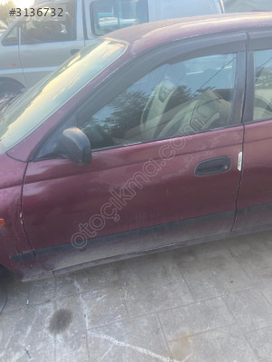 Toyota carina sol ön kapı
