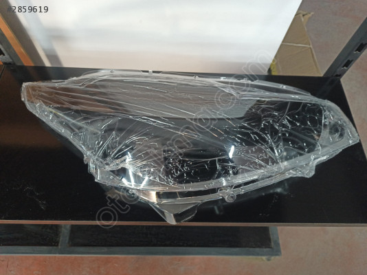 Peugeot 208 far camı