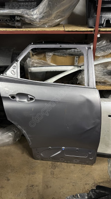 Peugeot 3008 sağ arka kapı gri