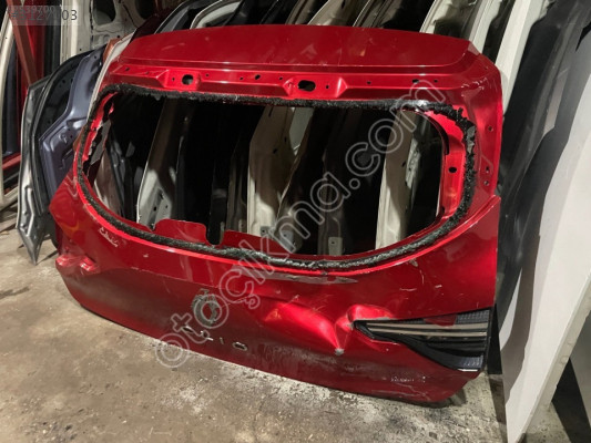 RENAULT CLİO 5 BAGAJ KAPAĞI