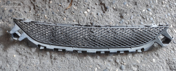 MERCEDES W205 ÖN TAMPON ORTA IZGARASI ÇIKMA PARÇA