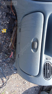 Renault Megane 1 torpido kapak çıkma