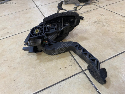 FORD TOURNEO COURİER  DEBRİAJ 1.6 PEDAL