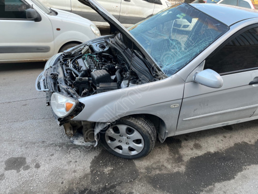 KIA CERATO SOL ÖN ÇAMURLUK