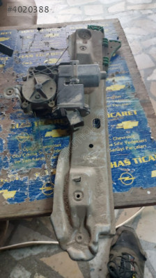 Opel İnsignia Çıkma Sağ Arka Cam Krikosu