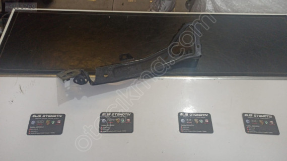 AUDİ A4 ÇAMURLUK SACI