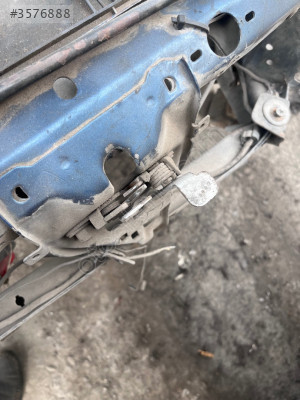 RENAULT R19 KAPUT KİLİDİ
