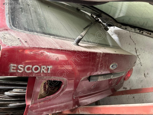 Ford escord bagaj kapağı hatchback