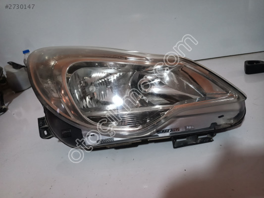 Opel Corsa D sağ far