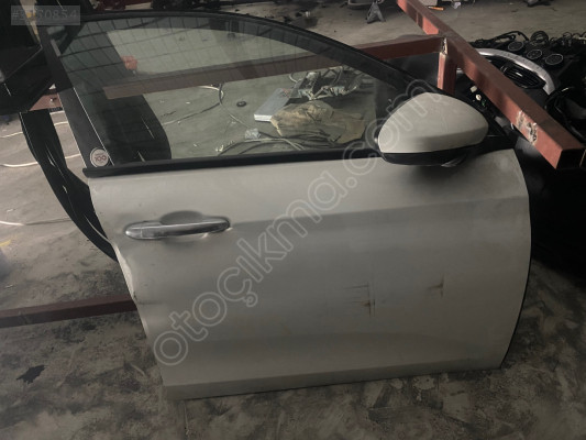 Fiat egea sağ ön kapı dolu beyaz
