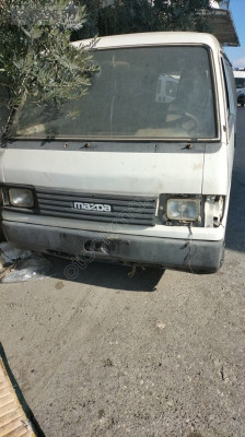 Mazda E2200 ön tampon
